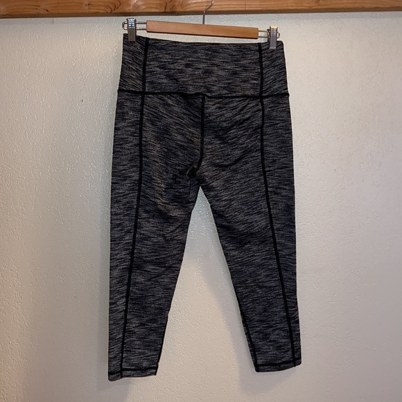 ๐ฅ $5 with any bundle! ๐ฅ Knockout by Victoriaโs Secret capri, size M - Picture 2 of 4